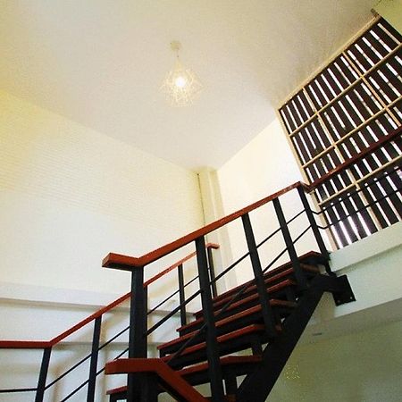 Sakul House Hostel Bangkok Exterior photo