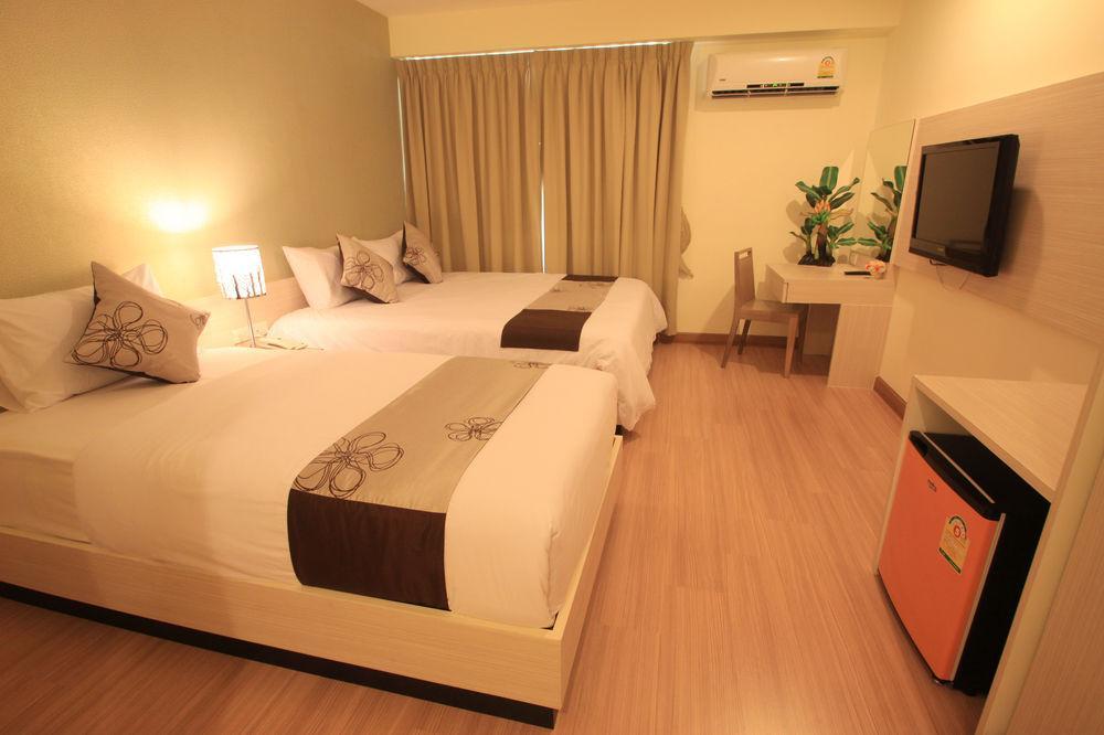 Sakul House Hostel Bangkok Exterior photo