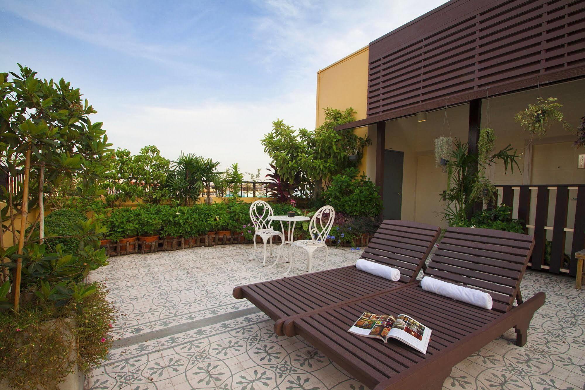 Sakul House Hostel Bangkok Exterior photo
