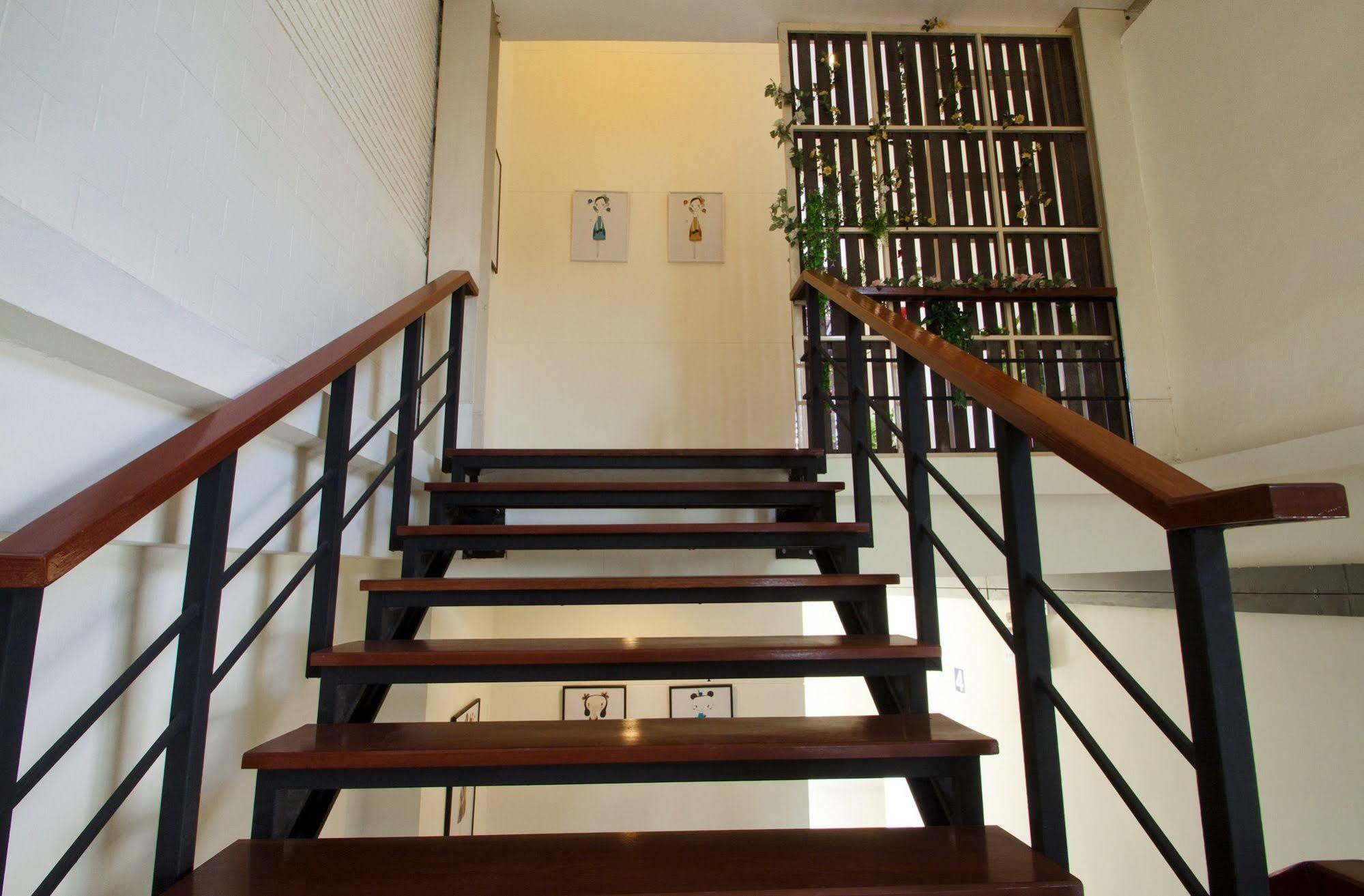 Sakul House Hostel Bangkok Exterior photo
